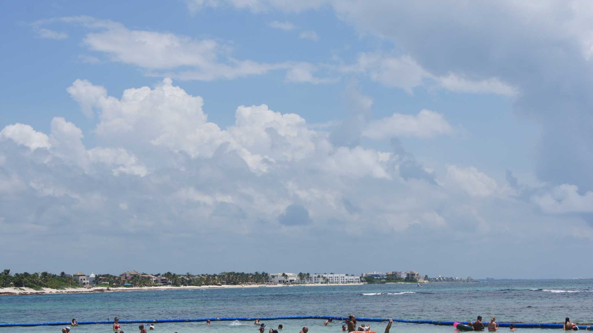 Пляжи Канкуна с рекламной картинки (Bahia Principe - far far away)